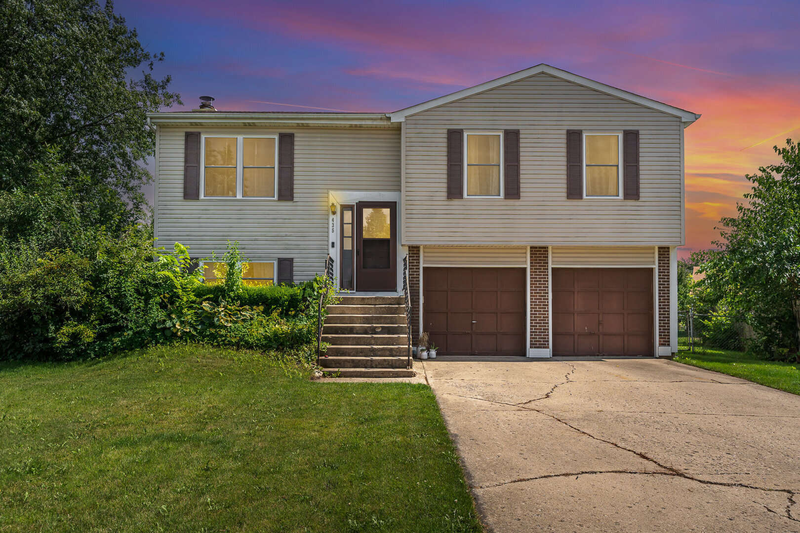 Property Photo: 435 Navajo Court IL 60440