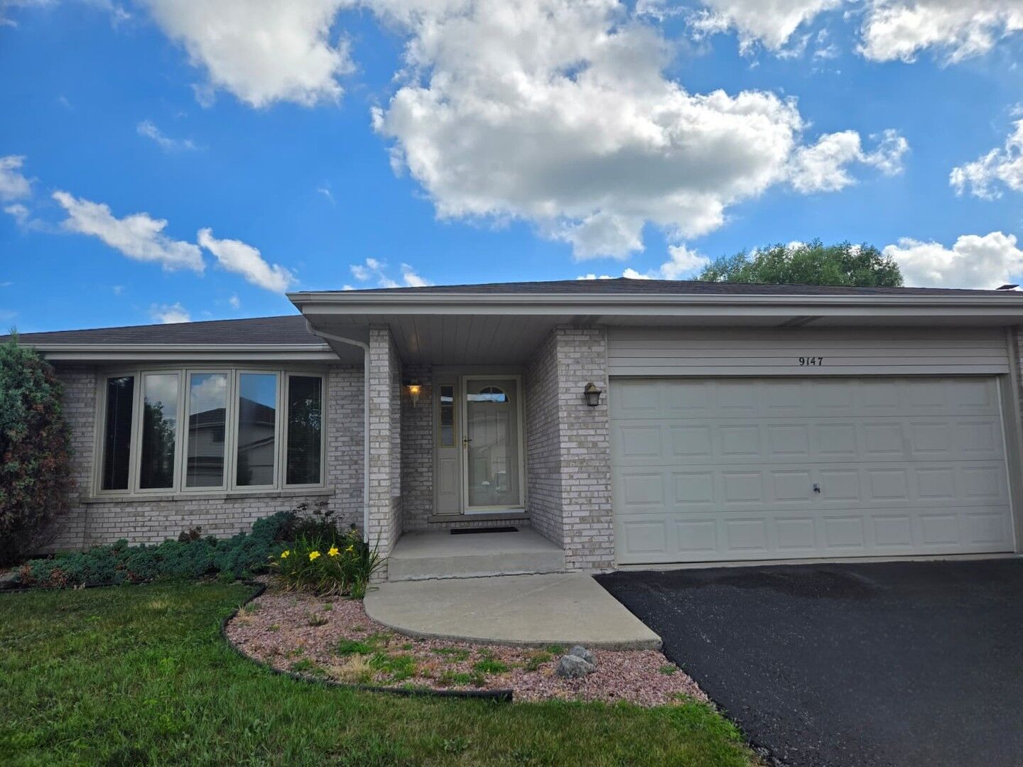 Property Photo: 9147 Boardwalk Terrace IL 60487