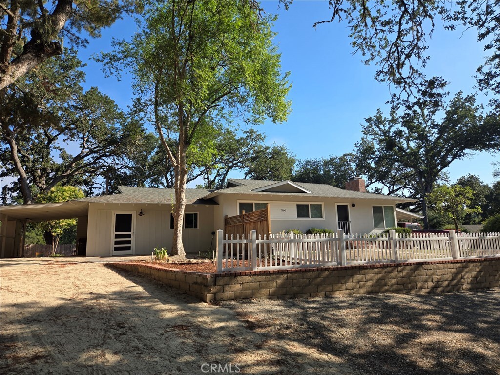 Property Photo:  7900 El Retiro Avenue  CA 93422 