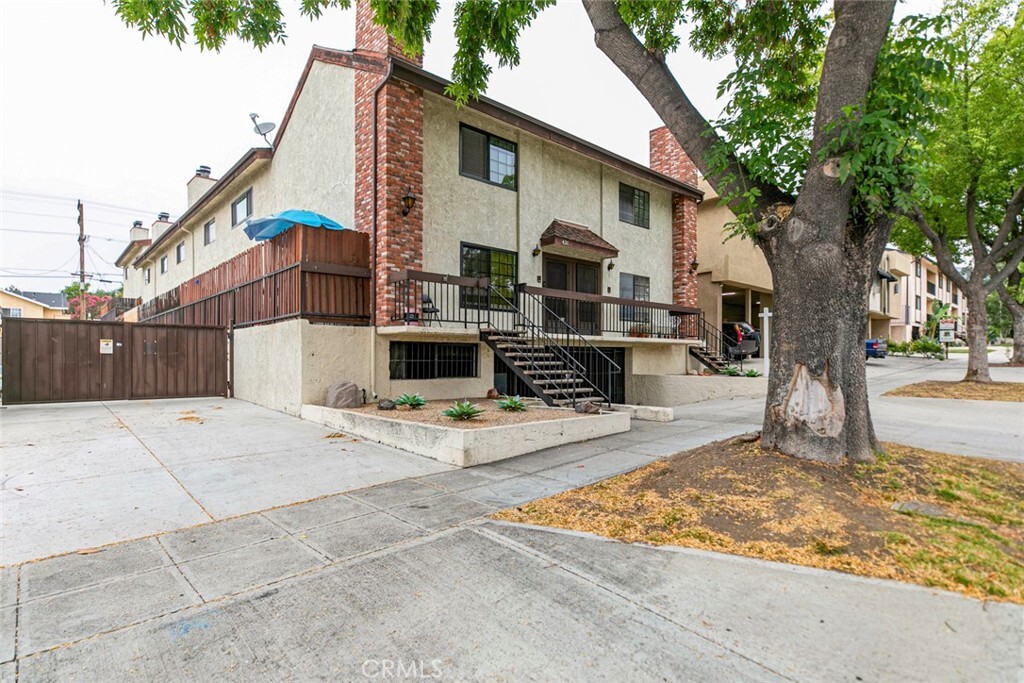 Property Photo:  431 E Verdugo Avenue F  CA 91501 