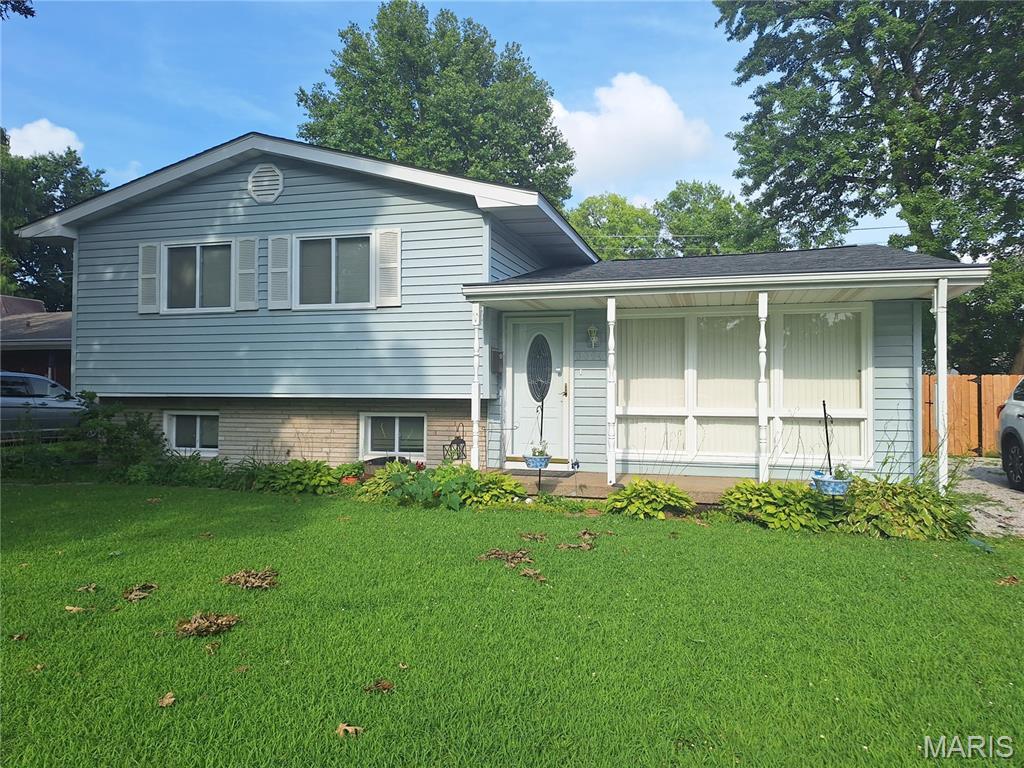 Property Photo: 3304 Wilshire Drive IL 62040