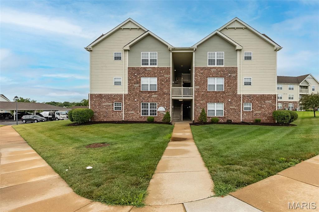 Property Photo: 1523 Piedmont Circle MO 63304