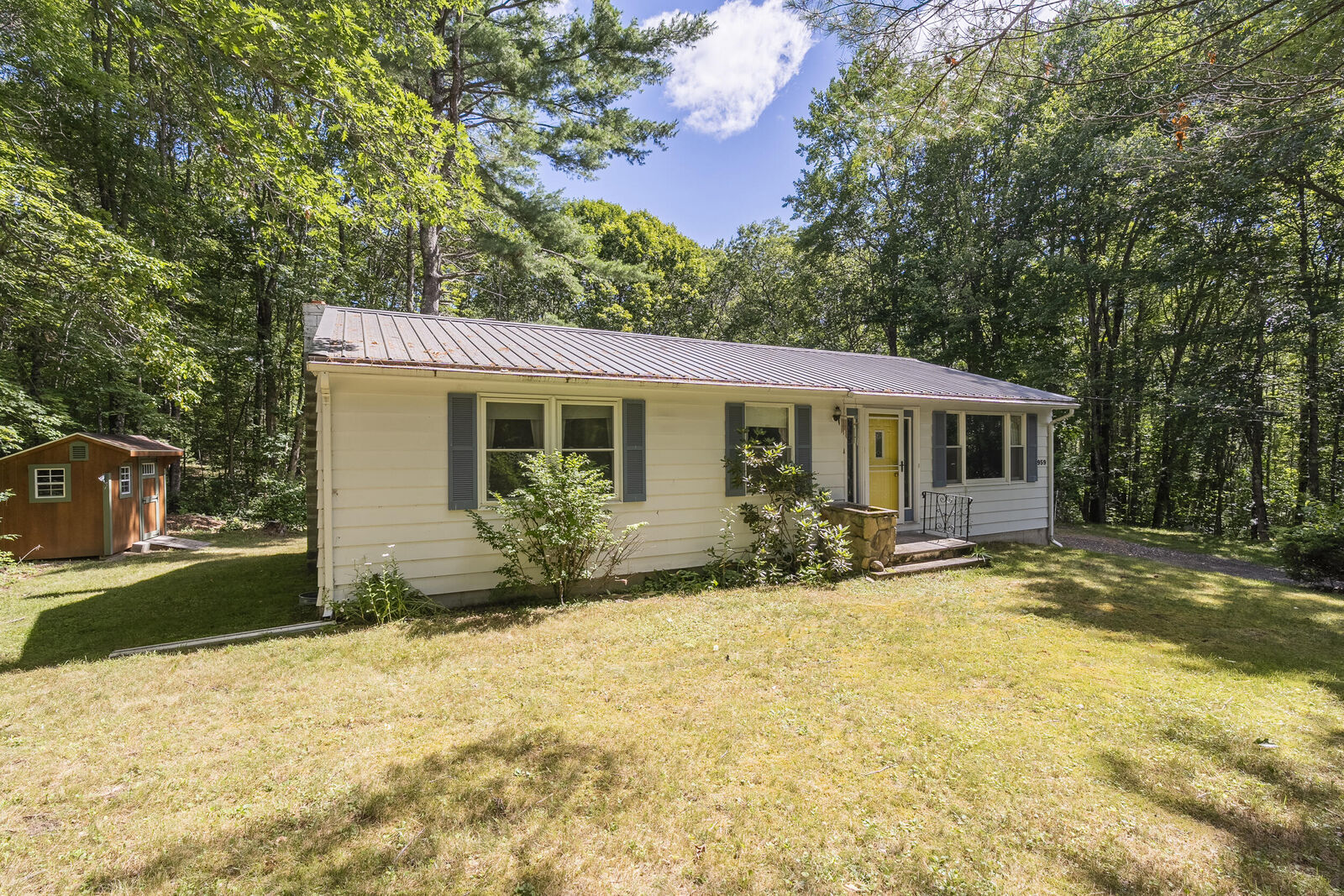 Property Photo: 959 S Waterboro Road ME 04002