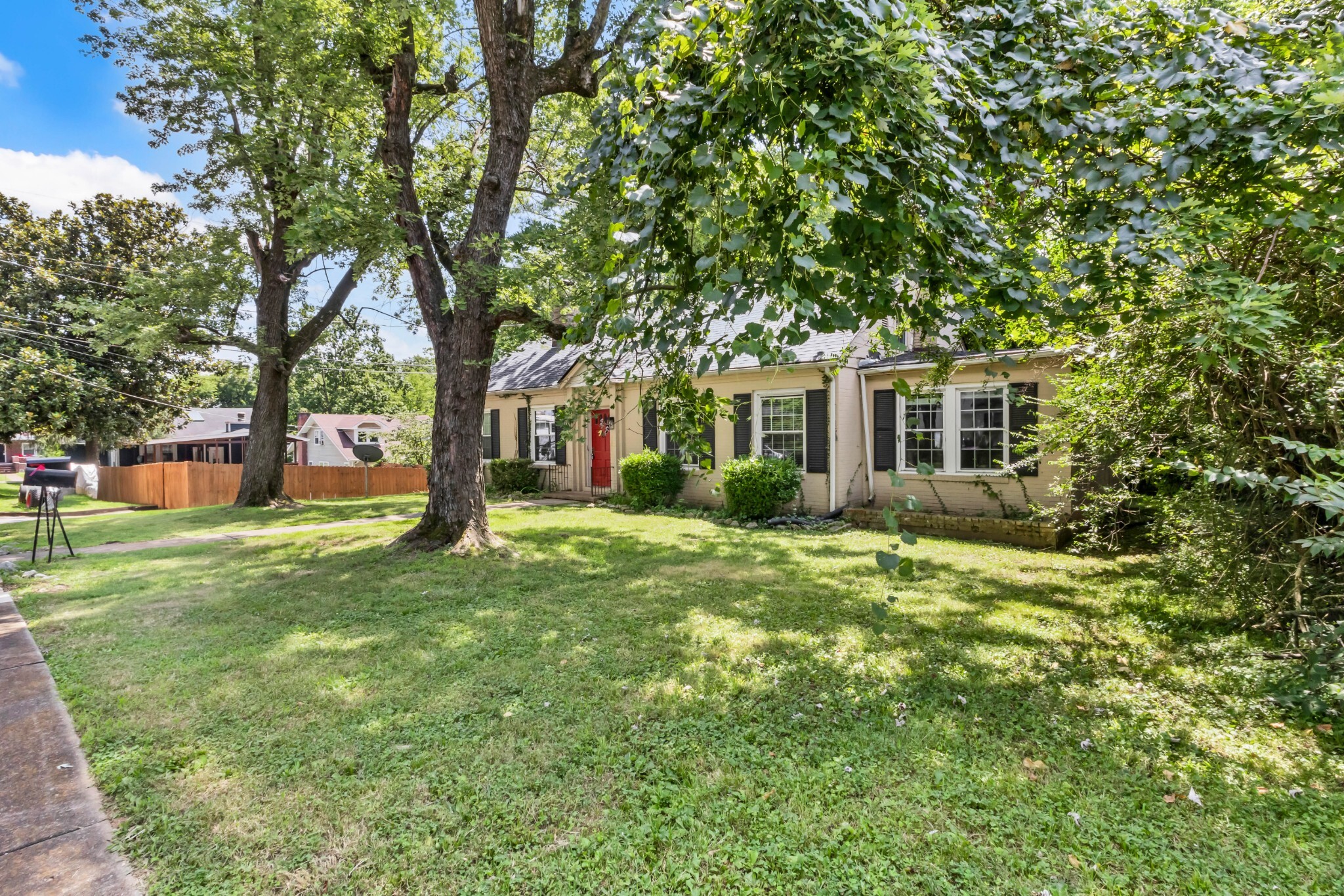 Property Photo: 520A York St TN 37040