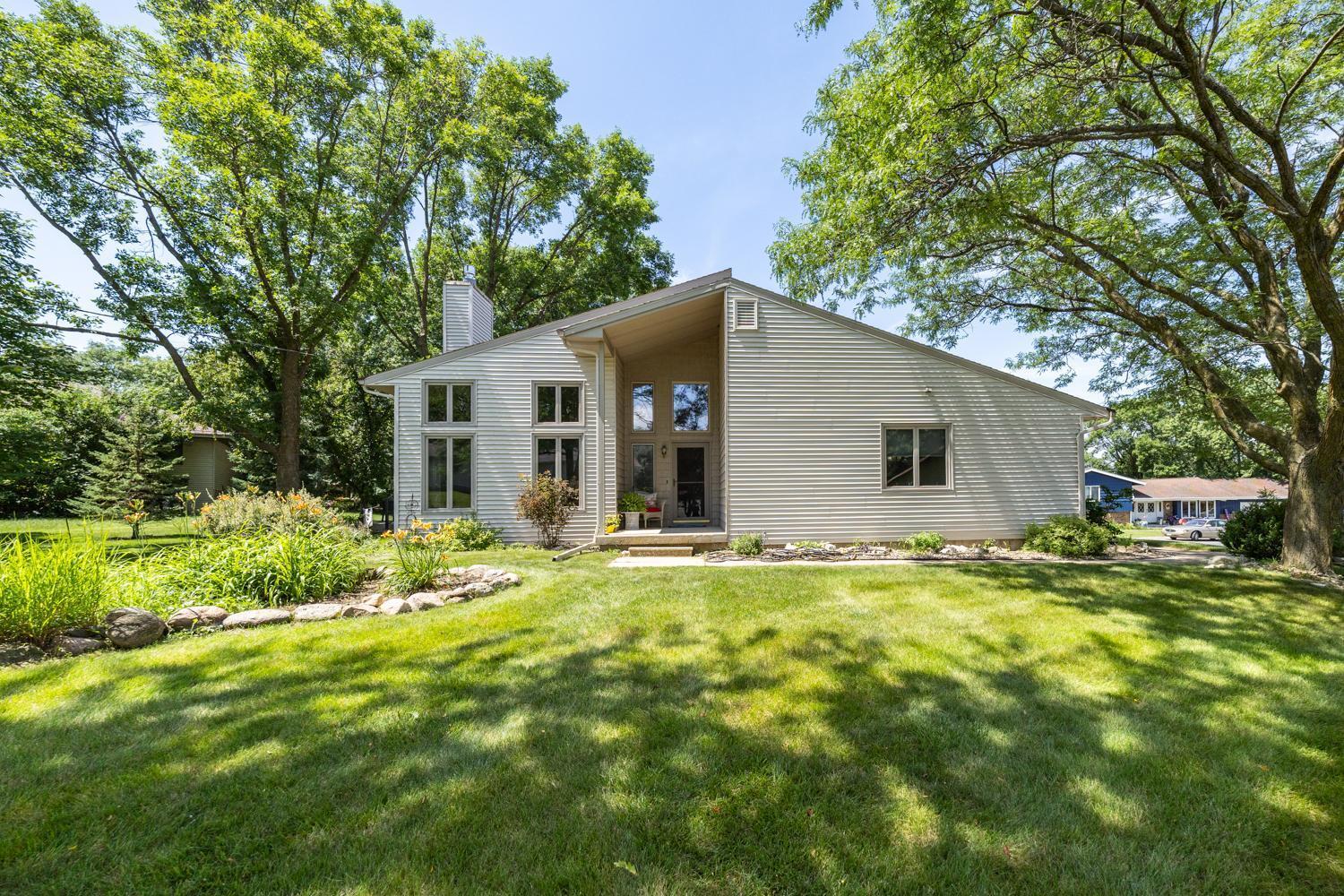 Property Photo:  500 Fairway Court N  MN 55976 