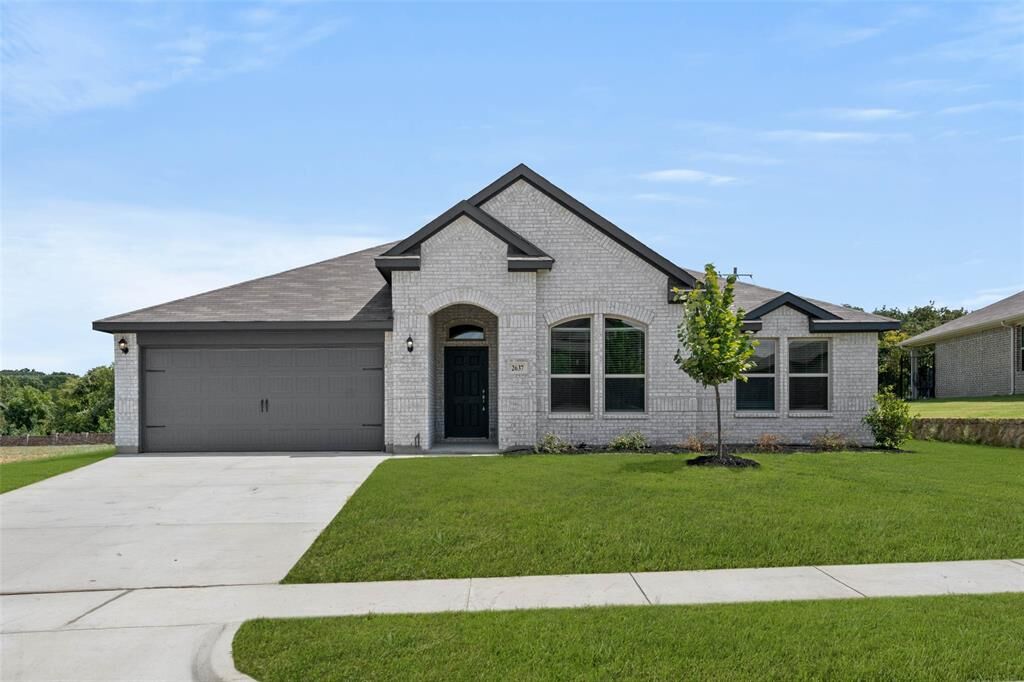 Property Photo: 2637 Streamside TX 76028