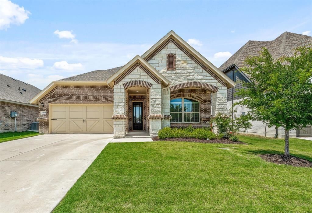 Property Photo: 14840 Nightmist Road TX 76008