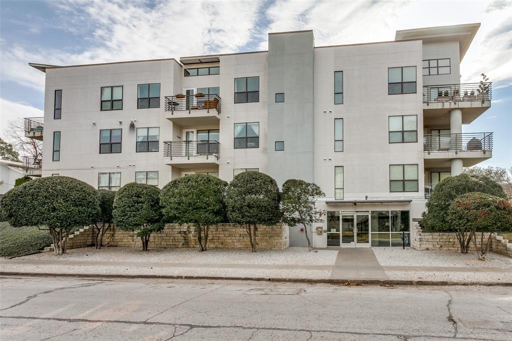 Property Photo: 4040 N Hall Street 113 TX 75219