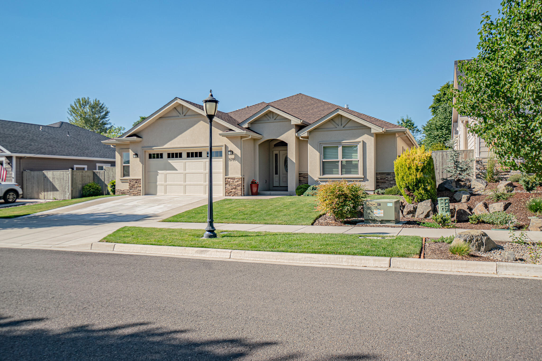 Property Photo:  3735 Arizona Drive  OR 97504 