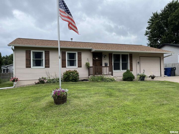 2319 12th Avenue South  Clinton IA 52732 photo