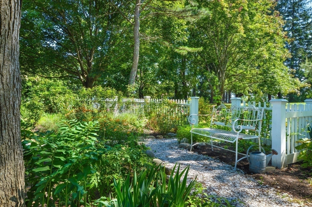Property Photo:  3 Old Barn Ln  MA 02644 