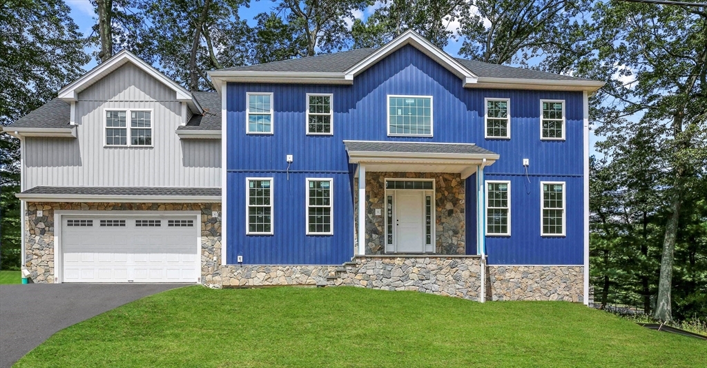 Property Photo:  4 Barrows Rd  MA 01609 