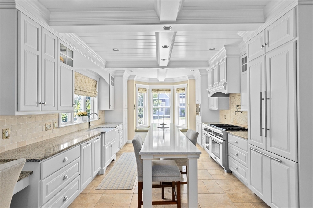 Property Photo: 5 Callahan Pl MA 02043