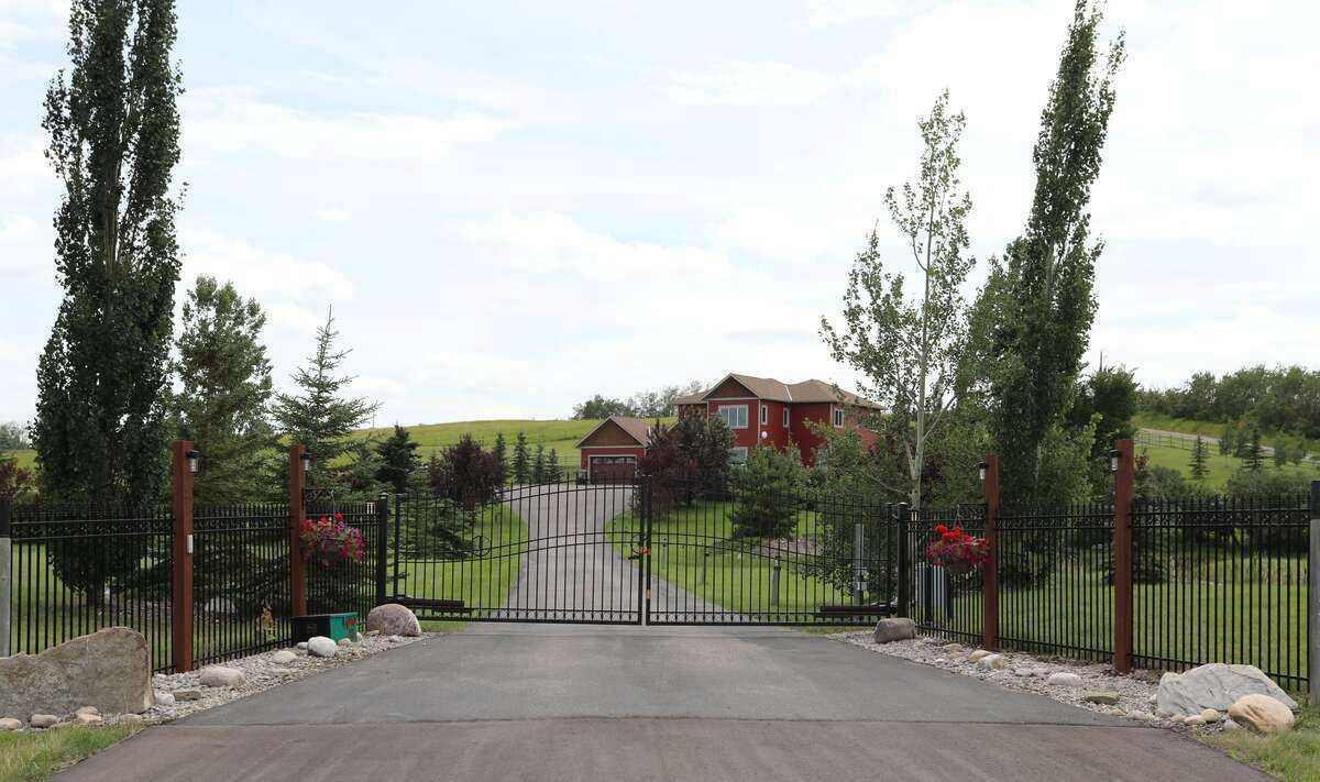 32015 292 Avenue E  Rural Foothills County AB T1S 4P7 photo