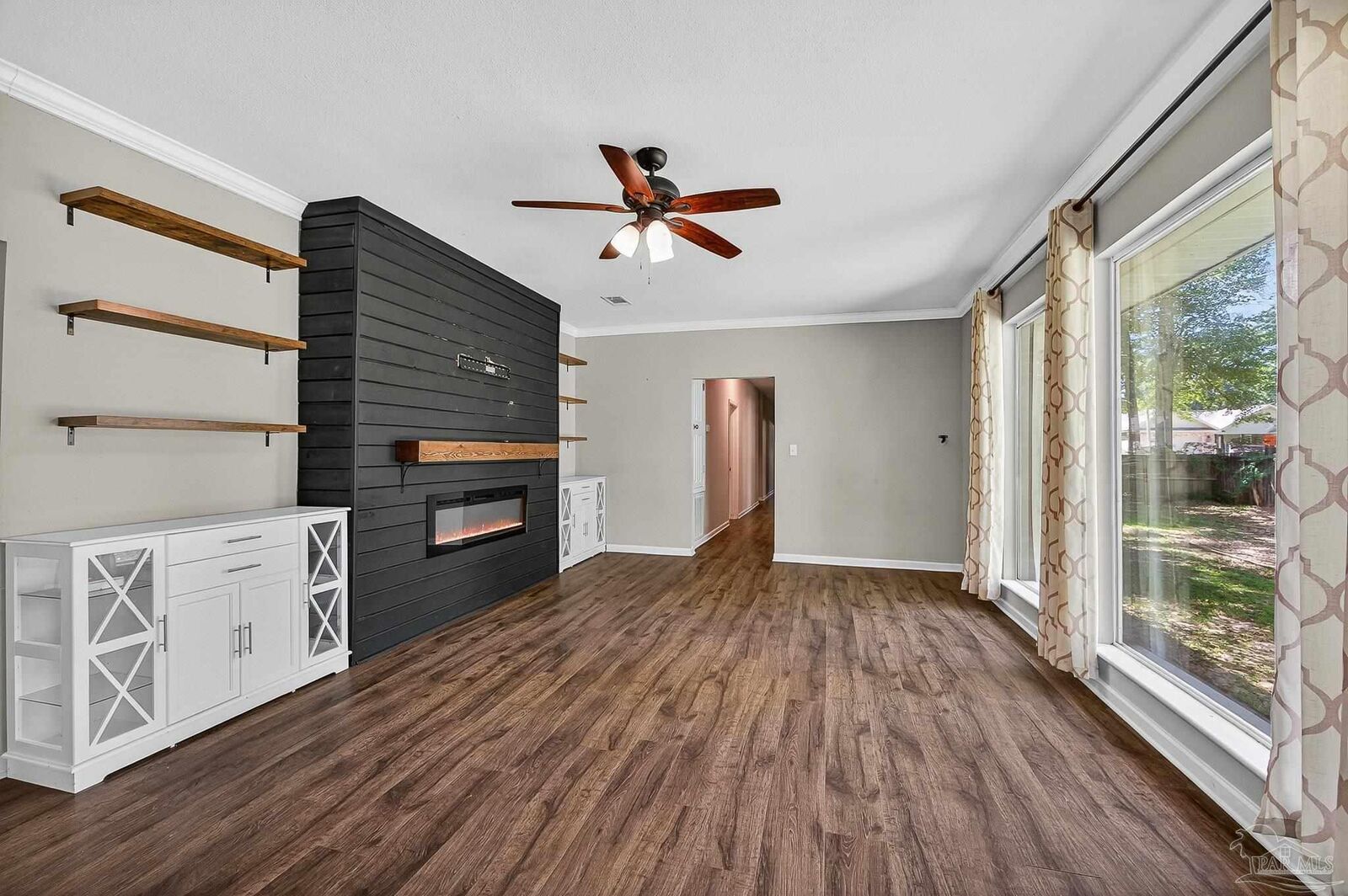 Property Photo:  921 Lisa Hill Dr  FL 32533 
