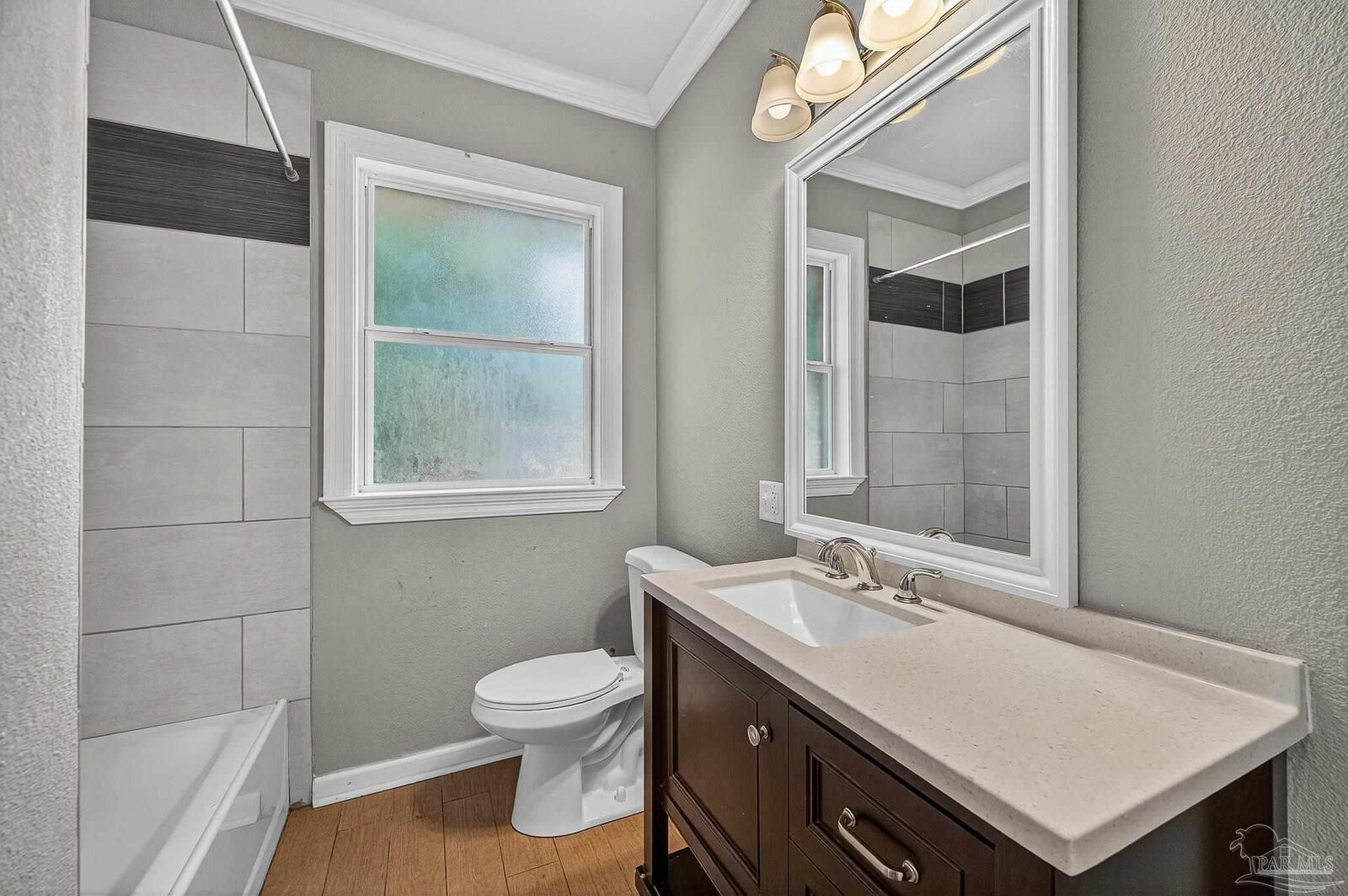 Property Photo: 921 Lisa Hill Dr FL 32533