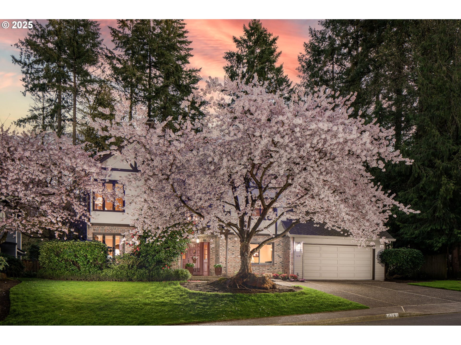 16181 Parelius Cir  Lake Oswego OR 97034 photo