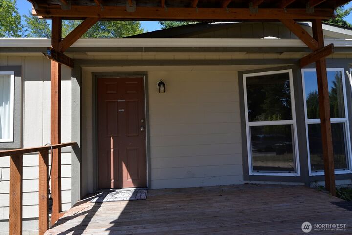 Property Photo:  19126  98th Avenue Ct E  WA 98375 