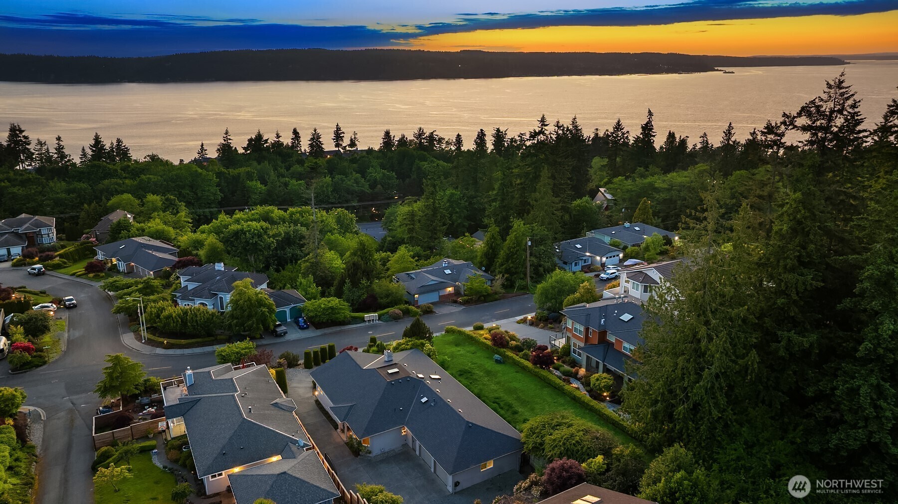 Property Photo: 1602 Washington Avenue WA 98275