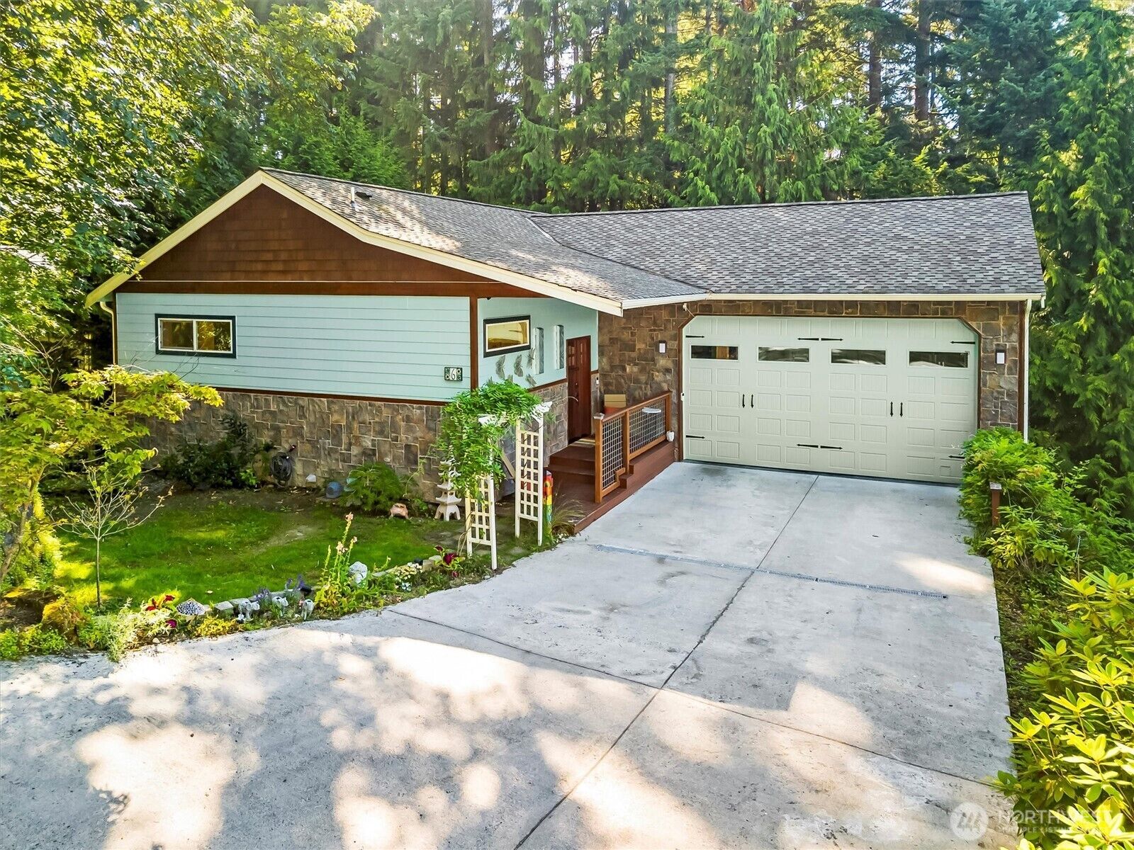 Property Photo:  6  Sunflower Circle  WA 98229 