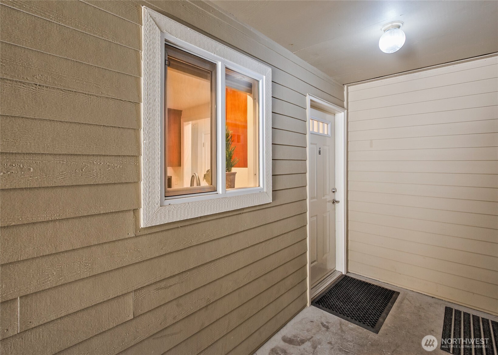Property Photo:  7811  218th Street SW 31  WA 98026 