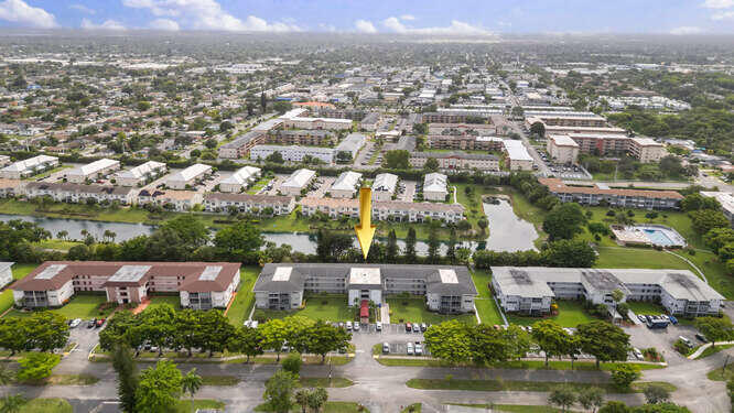 Property Photo: 1000 Hillcrest Court 214 FL 33021