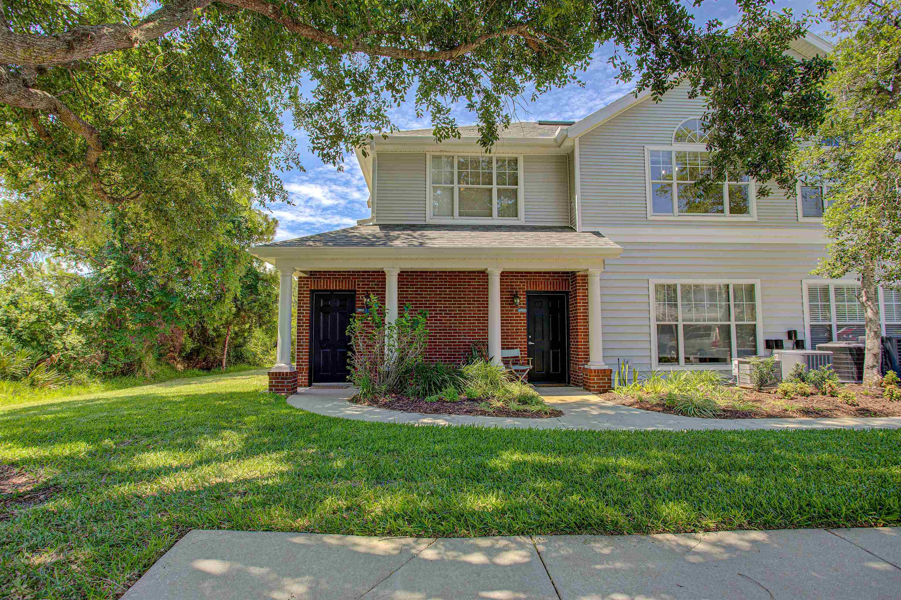 Property Photo: 15203 Harbour Vista Cir FL 32080