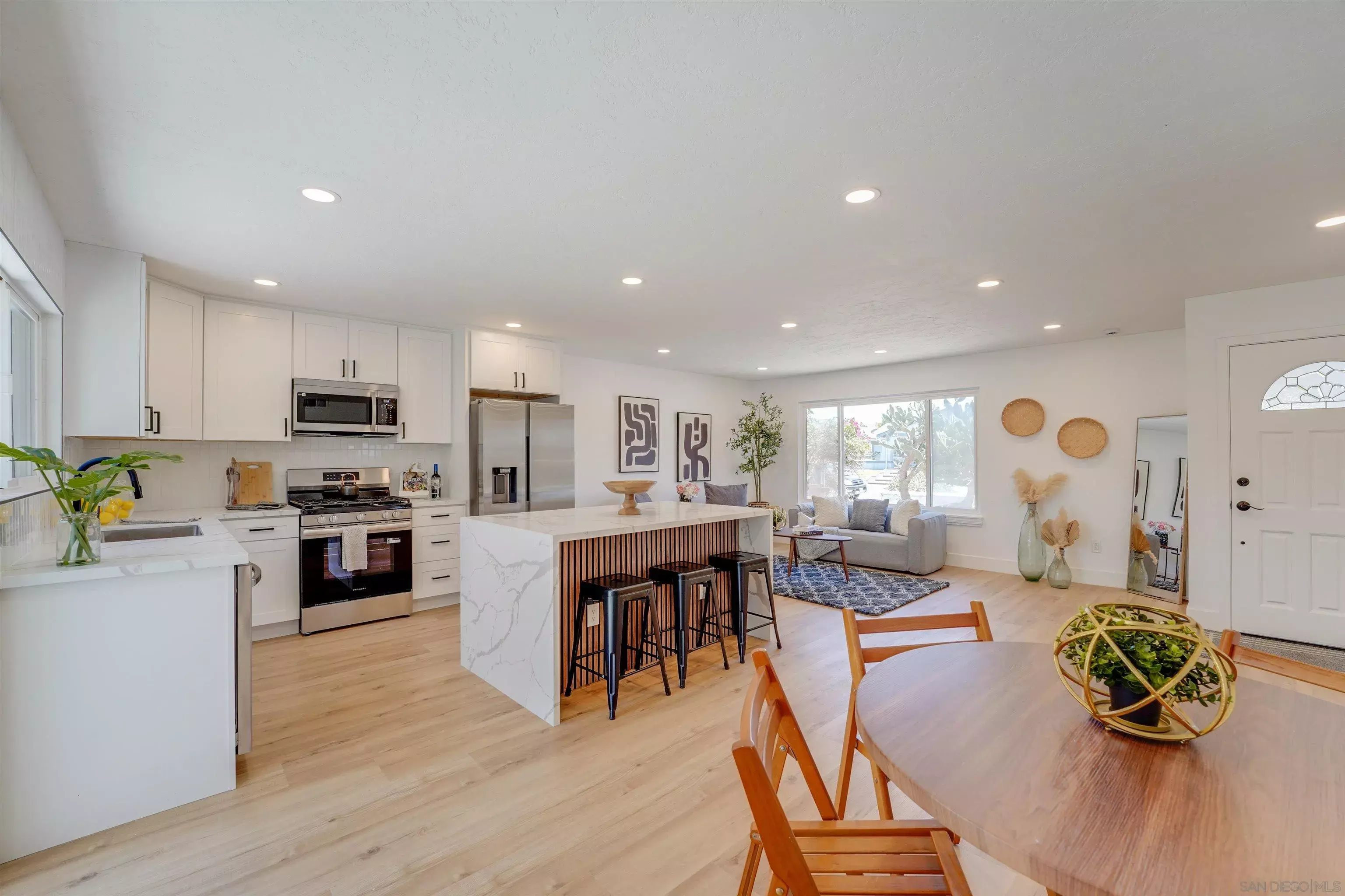 Property Photo:  8896 Belfast Cir  CA 92126 