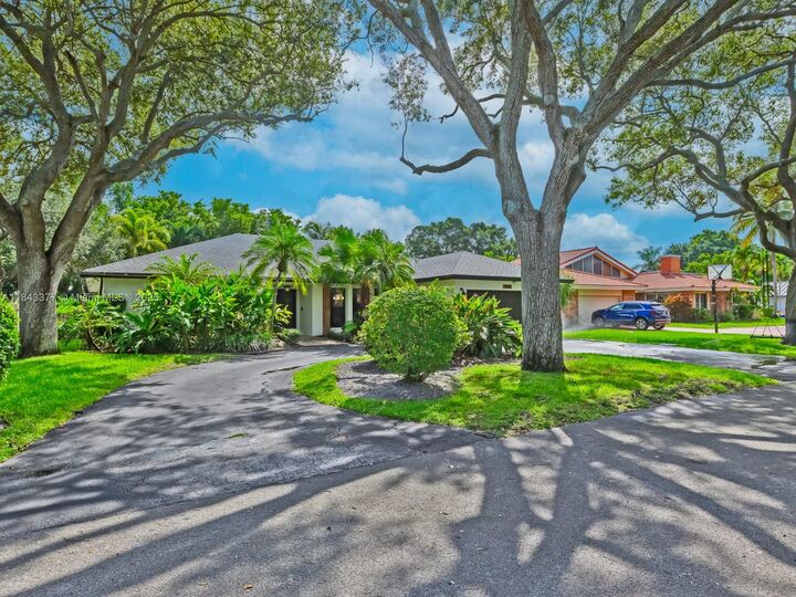 Property Photo: 1030 SW 91st Ave FL 33324
