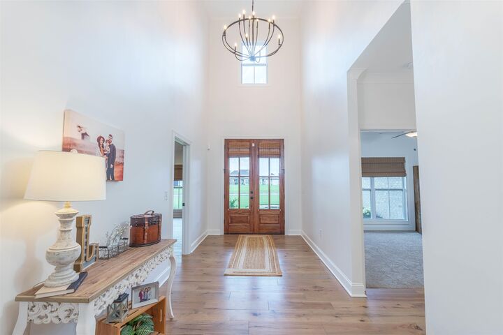 Property Photo:  103 Barrington Ct  AL 35661 - MUSCLE S 