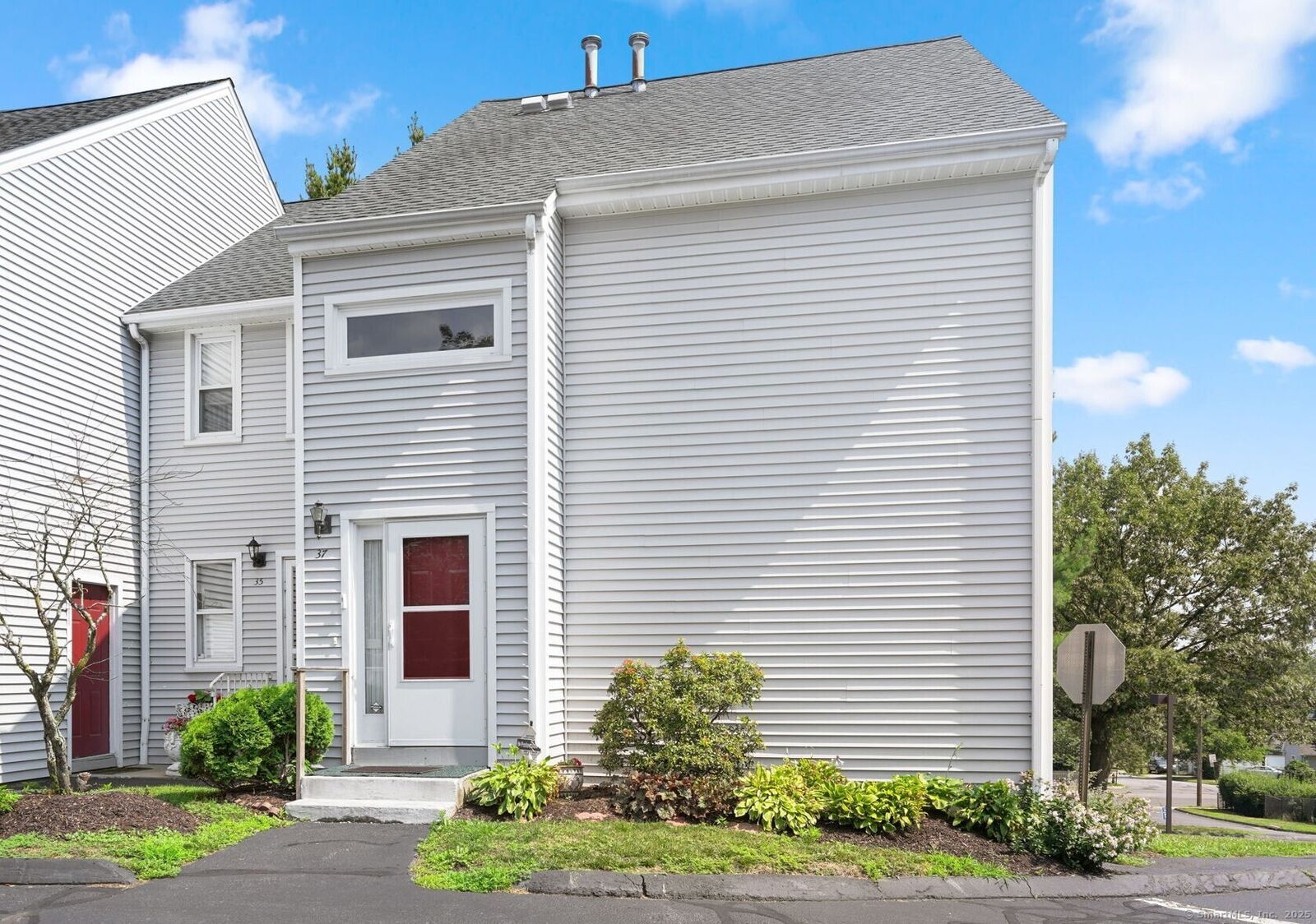 Property Photo:  2445 Park Avenue 37  CT 06604 