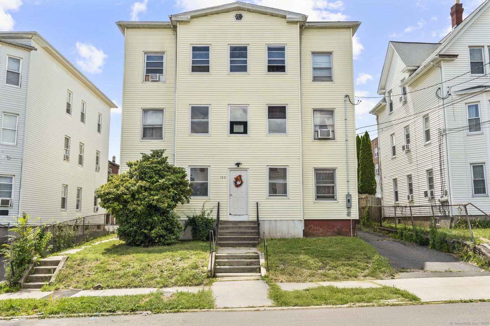 Property Photo:  164 Grove Street  CT 06053 