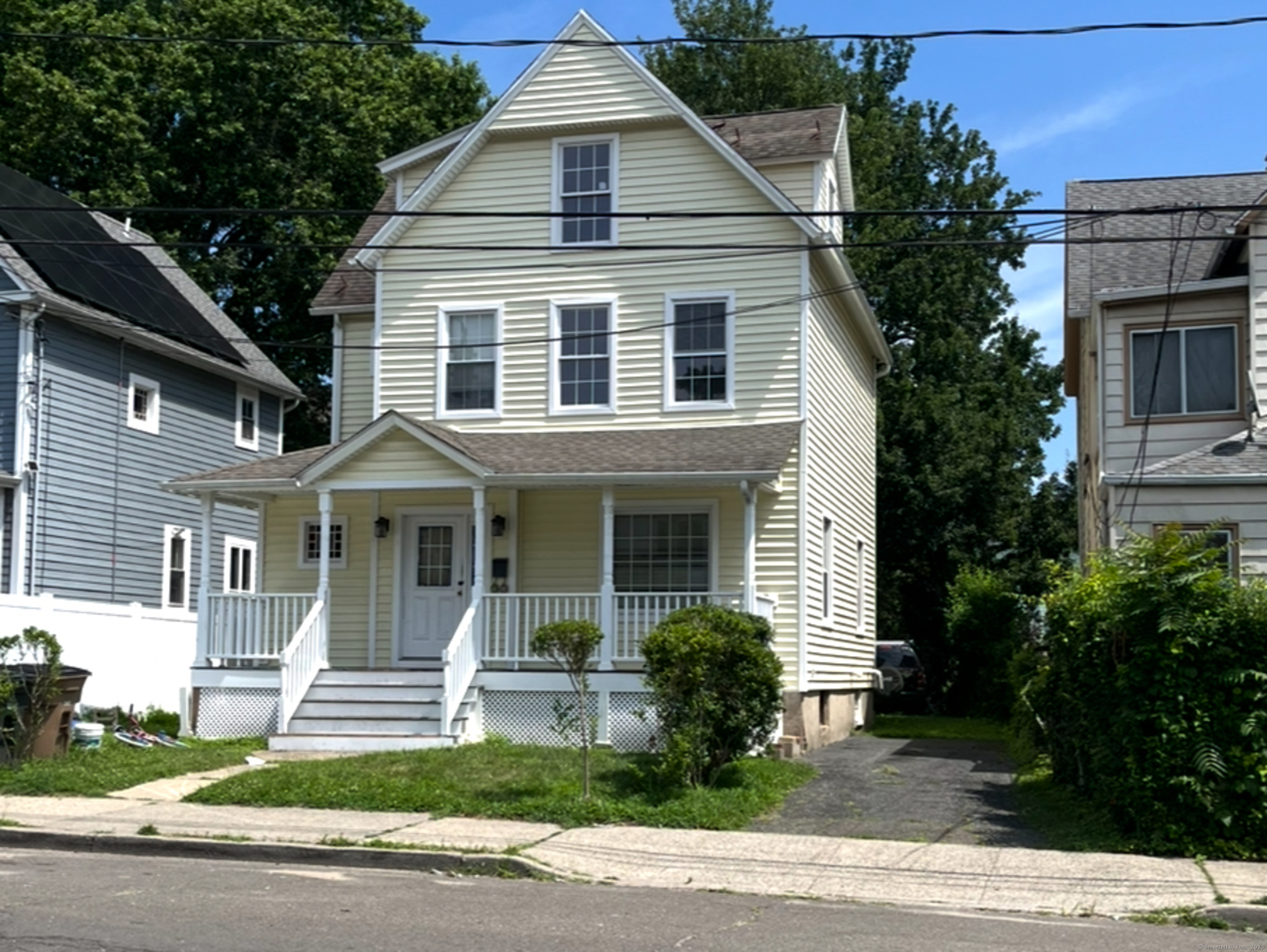 Property Photo:  104 Maple Avenue  CT 06902 