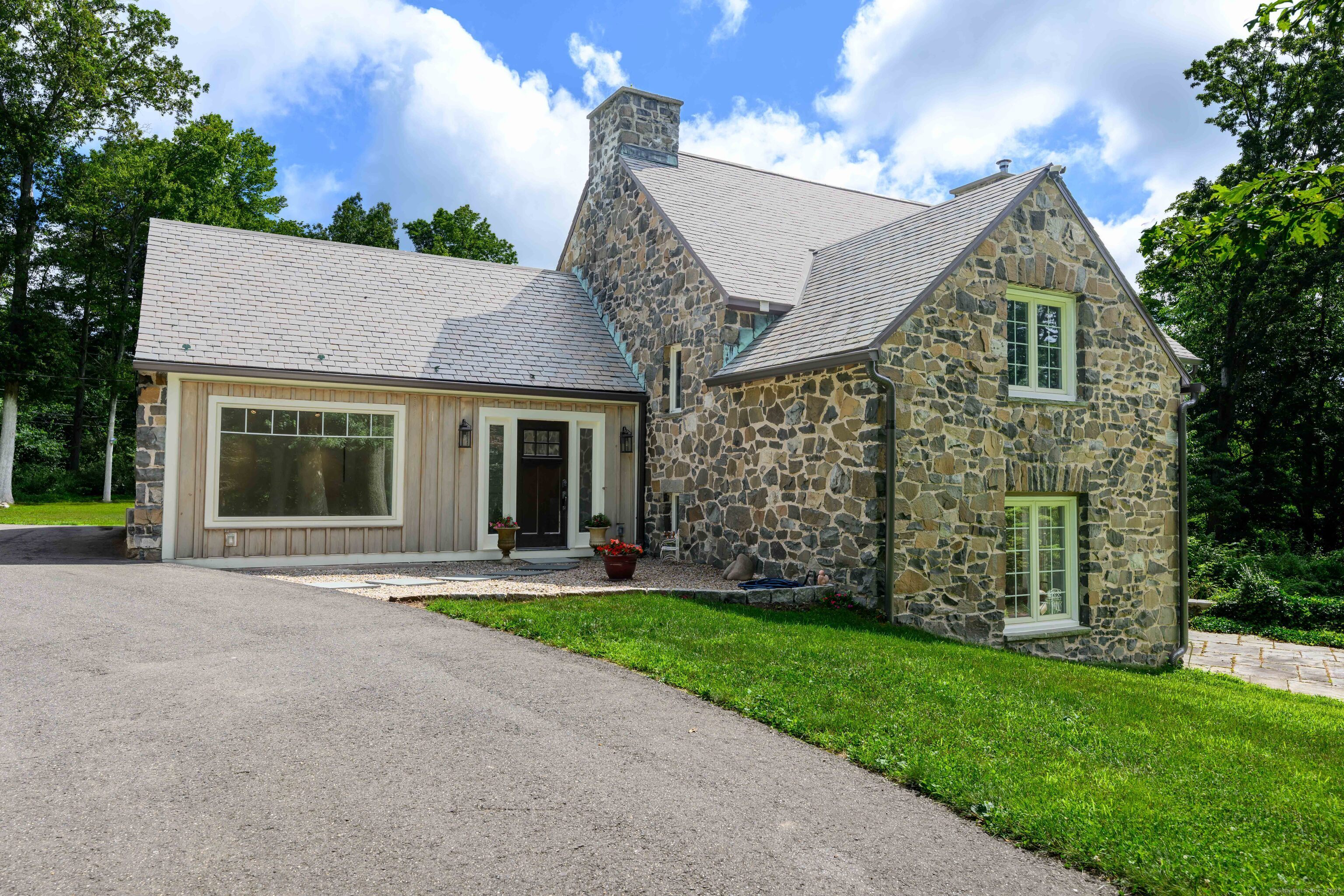 12 Woods Road  Bethany CT 06524 photo
