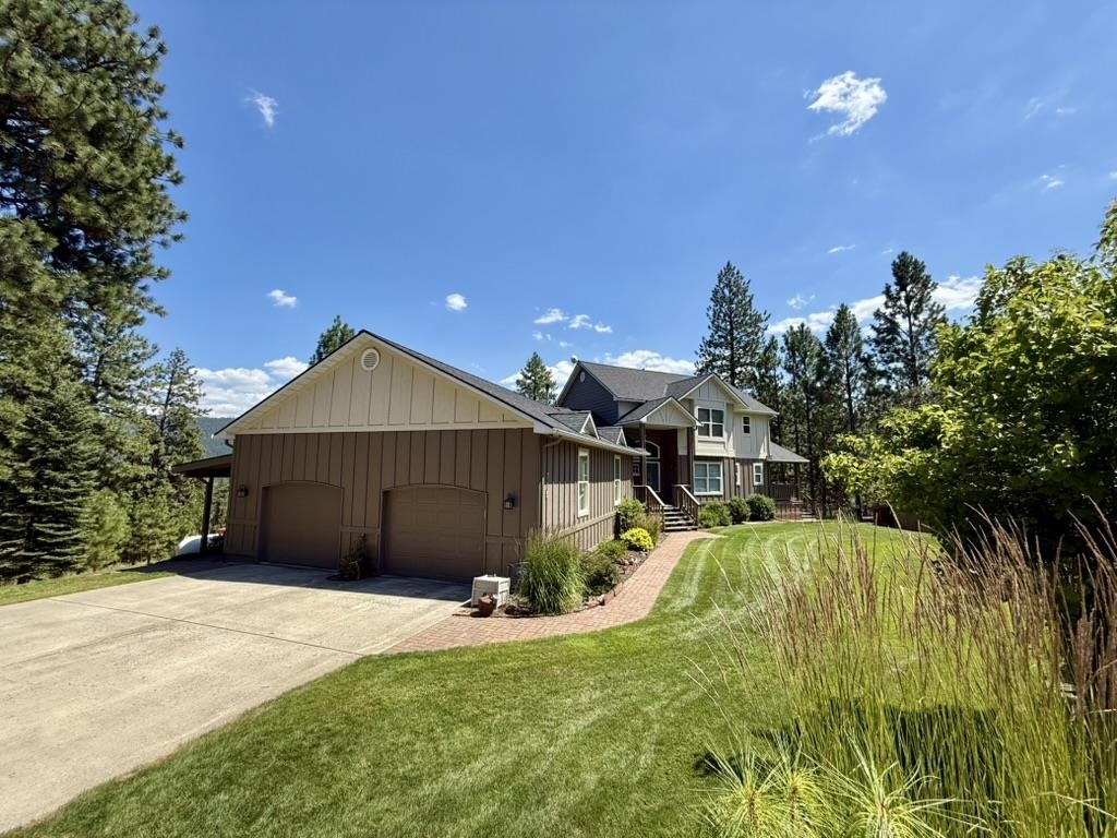 Property Photo: 715 S Greenridge Dr WA 99019