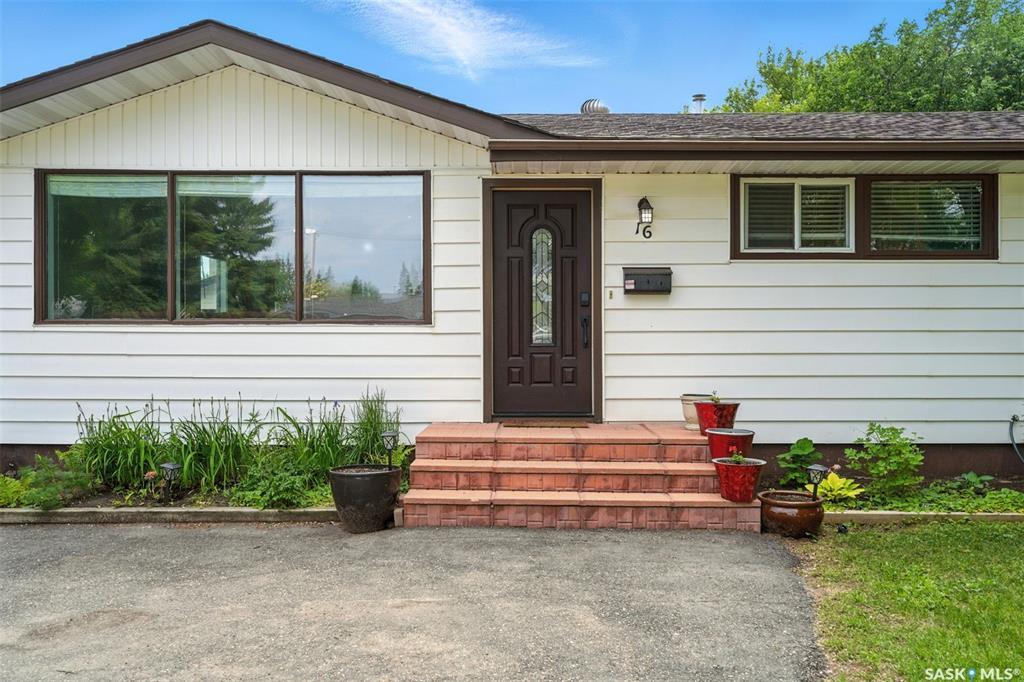 Property Photo:  16 Lindsay Drive  SK S7H 3E1 