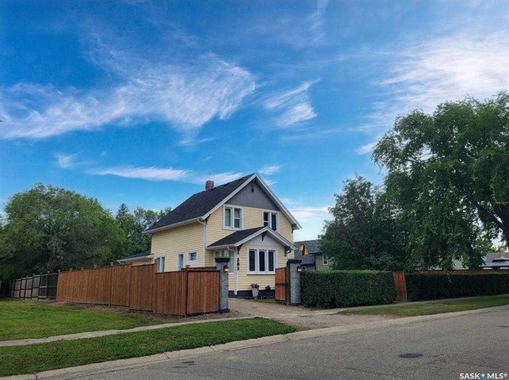 305 1st Street W  Wilkie SK S0K 4W0 photo