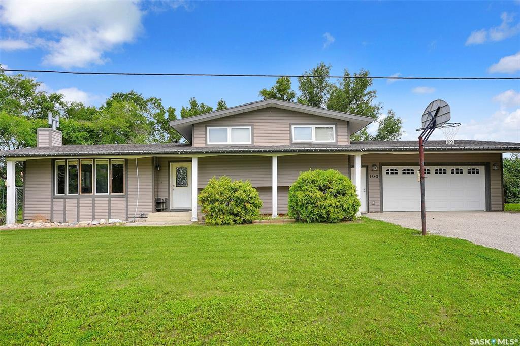 Property Photo:  100 Centre Street  SK S0H 0S0 