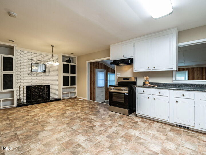 Property Photo:  829 Greenwich Street  NC 27610 