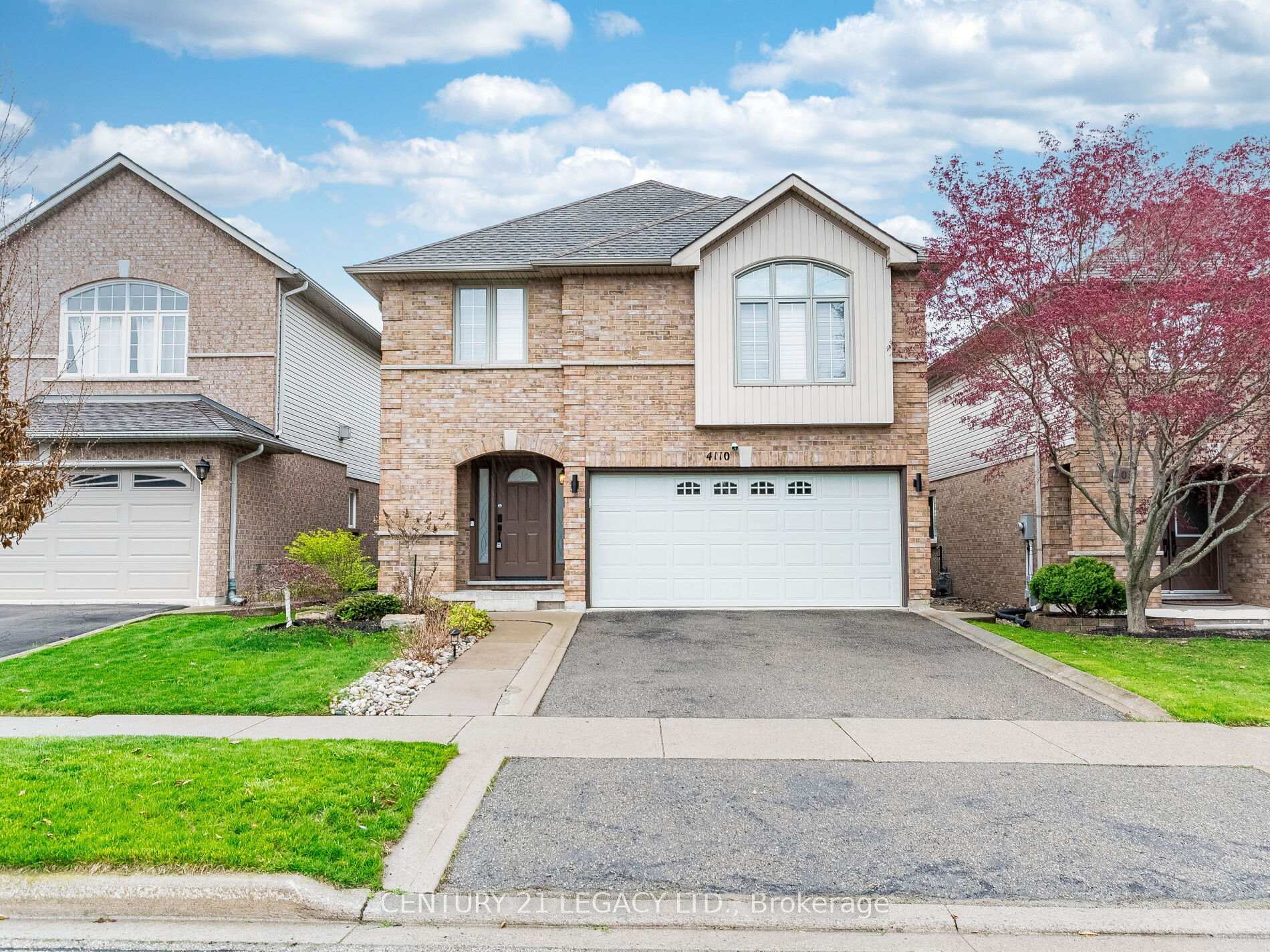 Property Photo: 4110 Forest Run Avenue ON L7M 4L7