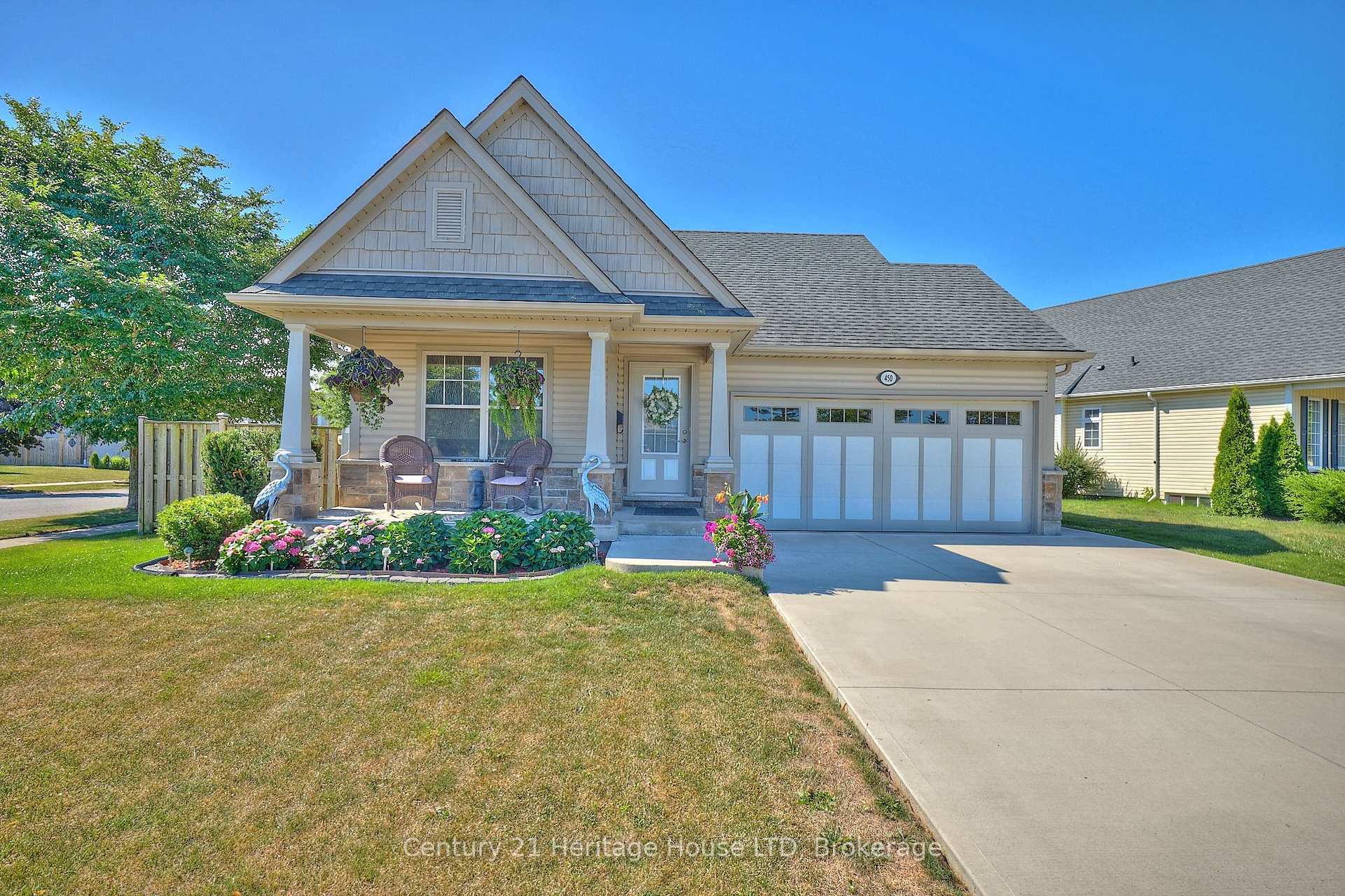 Property Photo:  450 Classic Avenue  ON L3B 0A4 