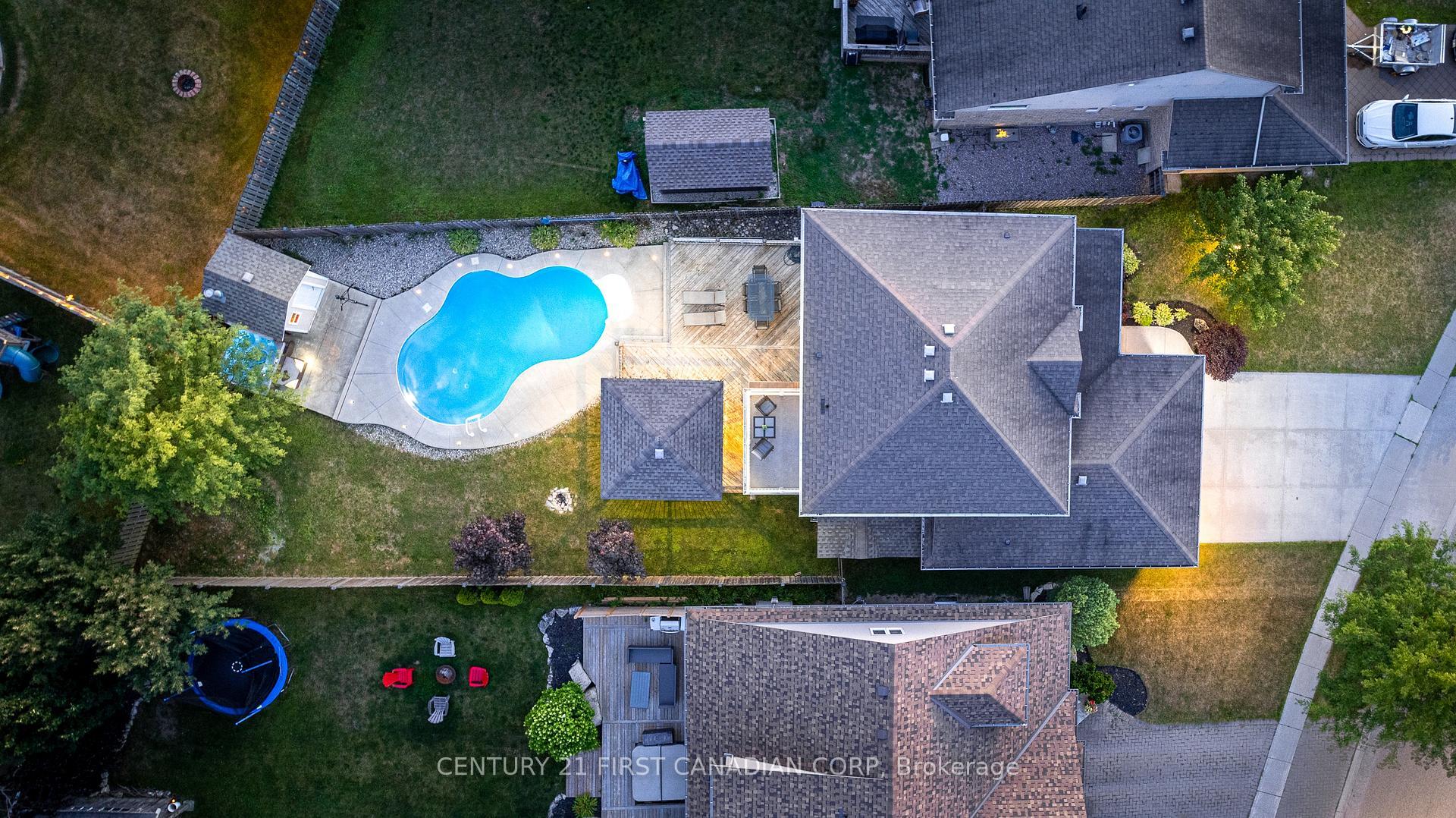 Photo de la propriété:  28 Circlewood Drive  ON N5P 0A6 