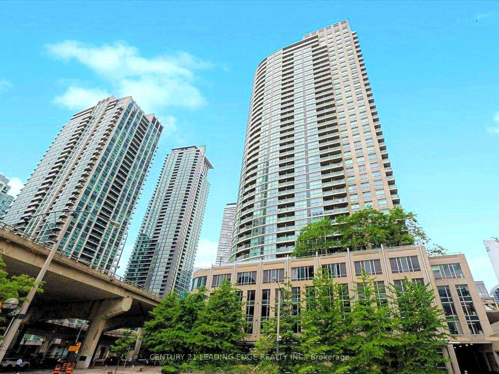 Photo de la propriété: 18 Yonge Street 2212 ON M5E 1Z8