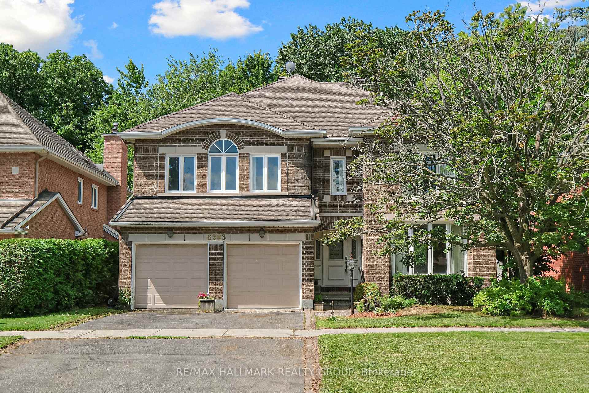 6203 Beausejour Drive  Orleans - Convent Glen and Area ON K1C 8E4 photo