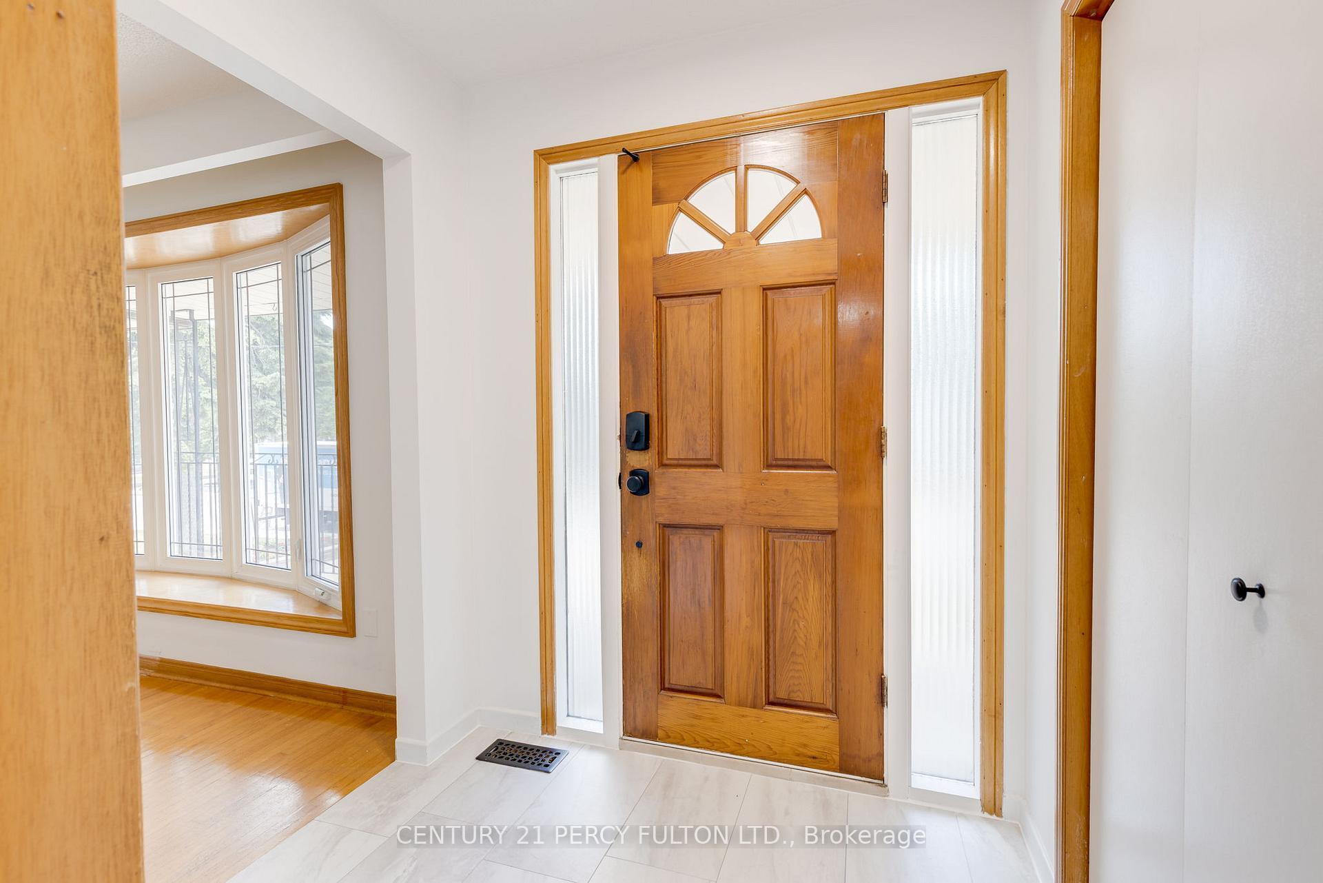 Property Photo:  59 Vanbrugh Avenue  ON M1N 3T1 