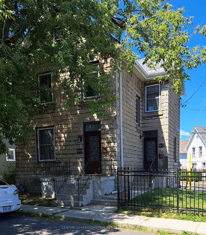 Property Photo:  45 Chestnut Street  ON K7K 3X4 