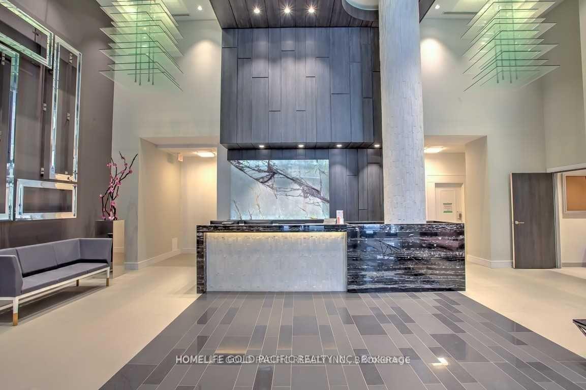 Property Photo:  9205 Yonge Street NE-1202  ON L4C 1V5 
