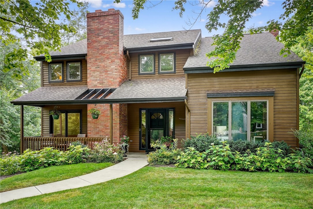 Property Photo: 2621 Lansdale Dr PA 15090
