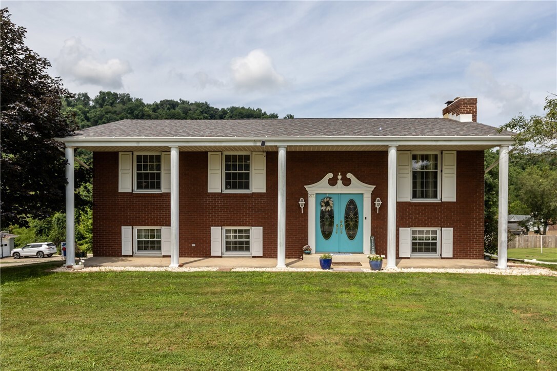 Property Photo: 317 Lee Street PA 15089