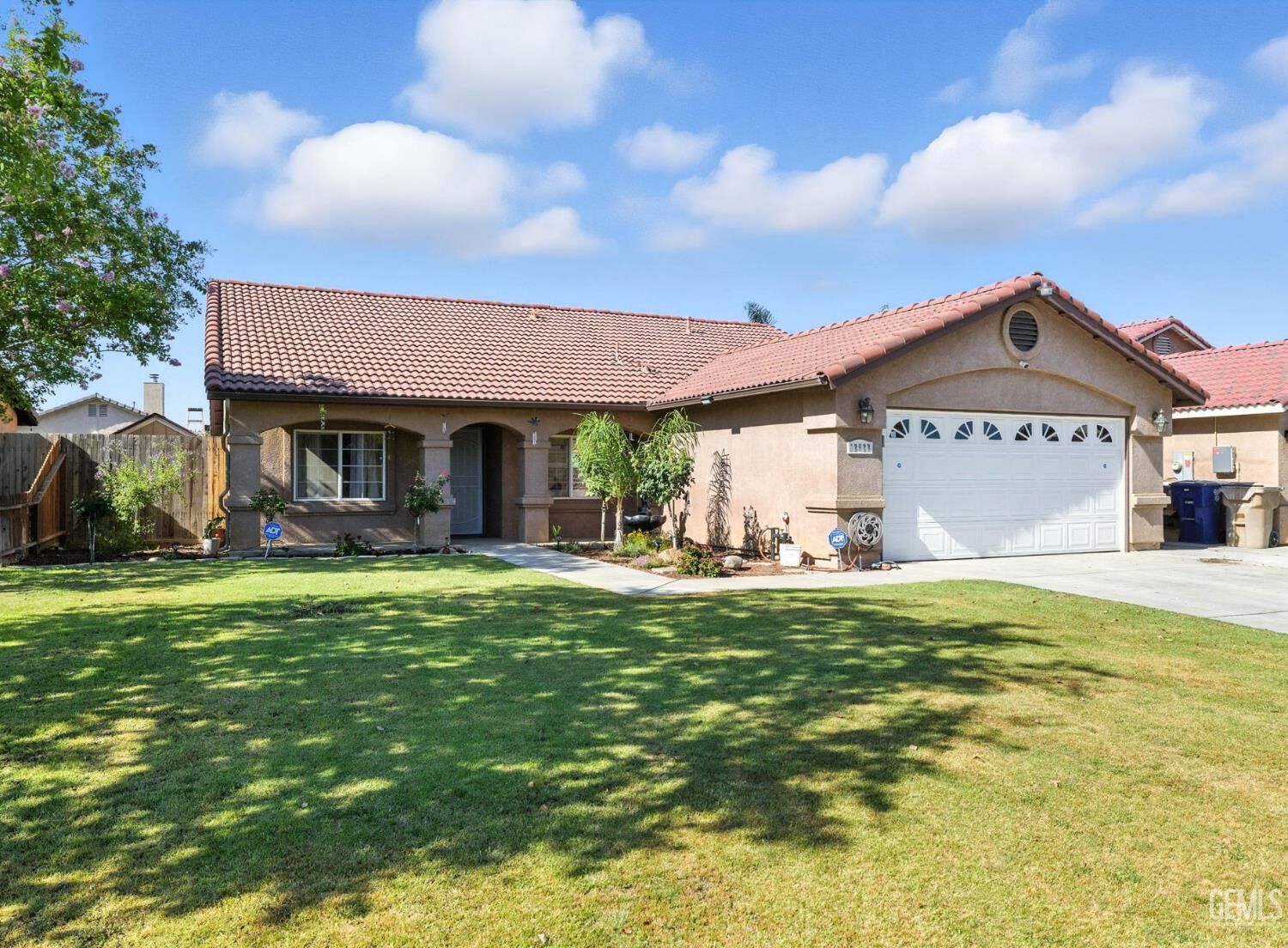 Property Photo: 12523 Catskill Drive CA 93312